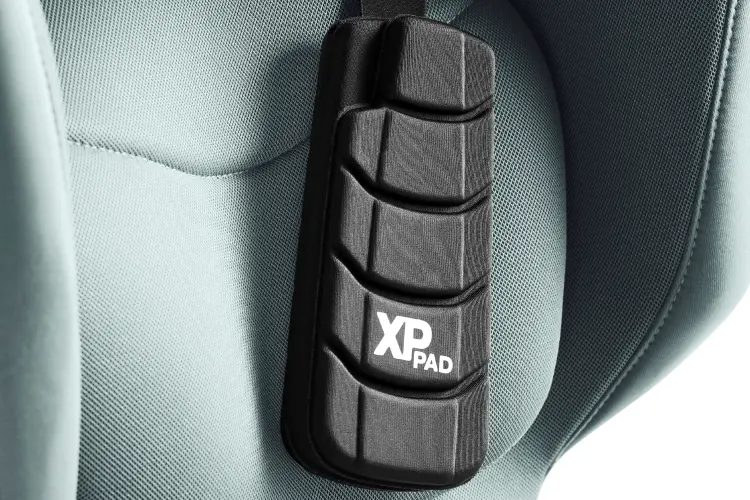 頭部の動きを抑え首と胸部を保護するXP-PAD